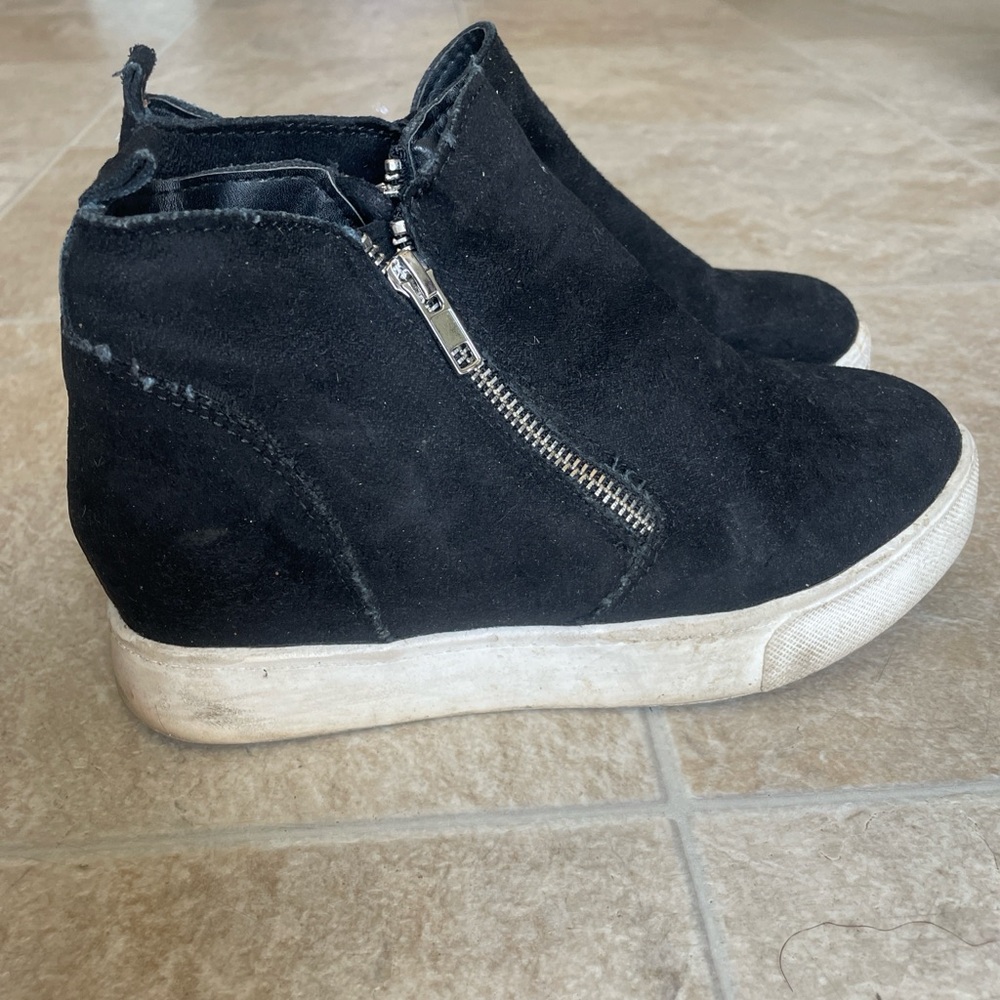 Soda Taylor Hidden Wedge Sneakers Size 7 Black Suede High Top Platform